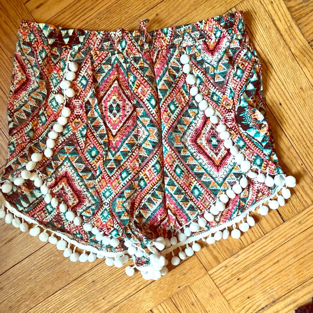 Patterned pom shorts
